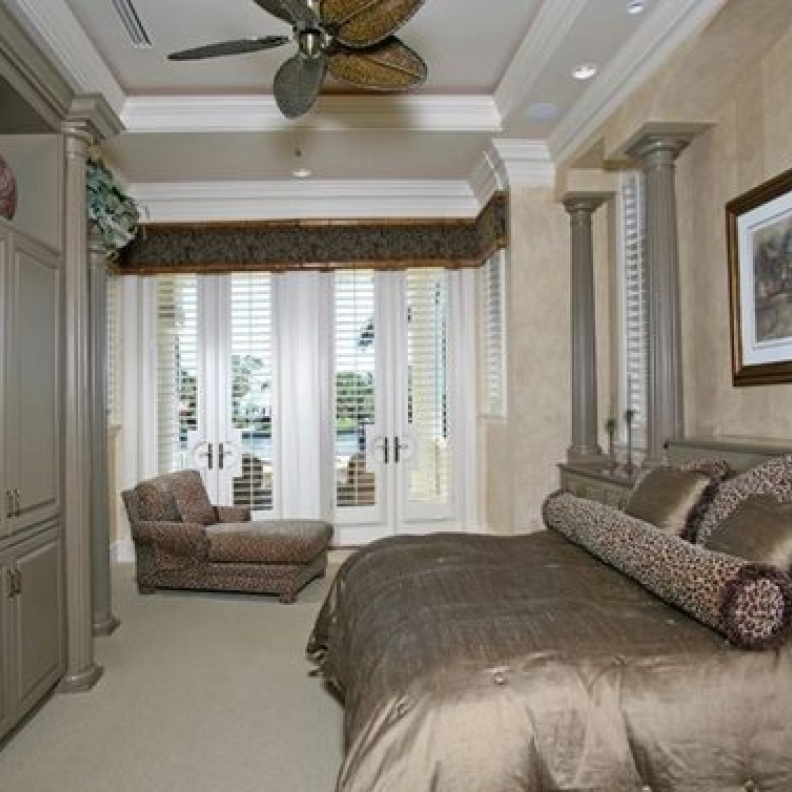 لاري بيرد يطرح قصر ماليبو للبيع