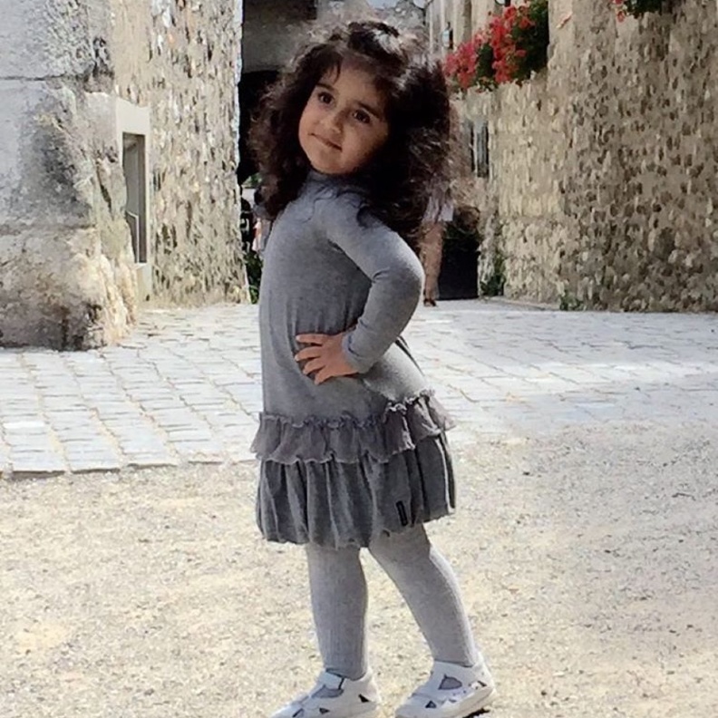 غلا بملابس صيفية انيقة