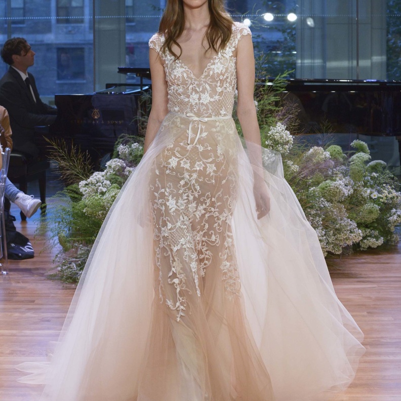 فساتين زفاف 2017 بموديل الـOverskirt التنورة القابلة للإزالة من مونيك لولييه Monique Lhuillier