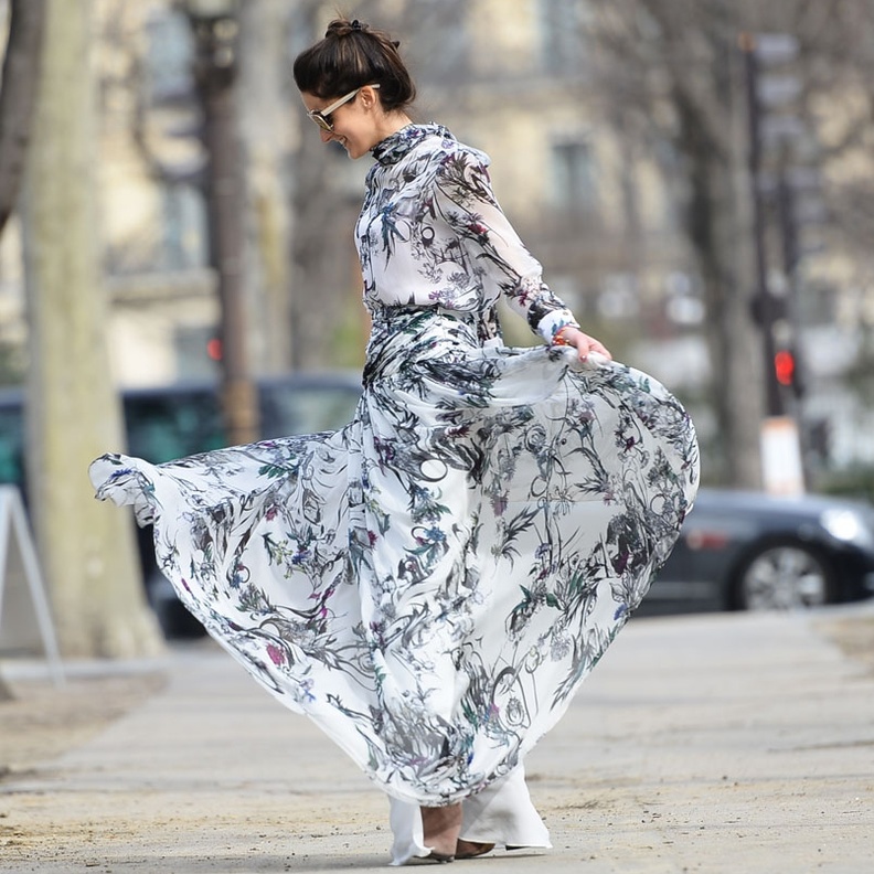 فستان من قماش الشيفون باللونين الأسود والأبيض