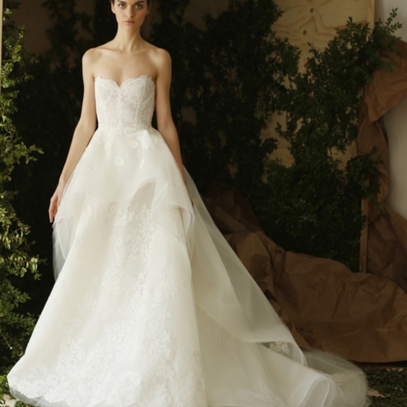 فستان من زهير مراد يليق بإليسا