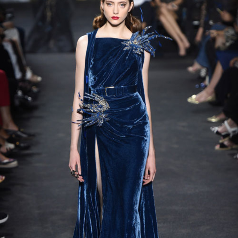 فستان مخمل باللون الكحلي 