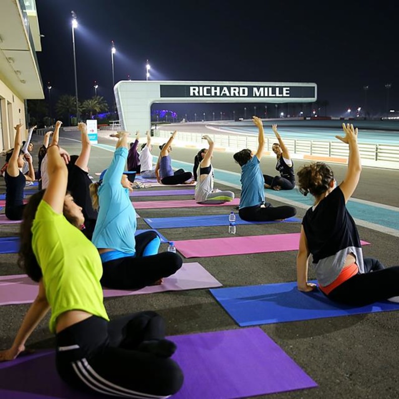 ليلة الاربعاء مخصصة للسيدات في حديقة الحيوانات بالعين