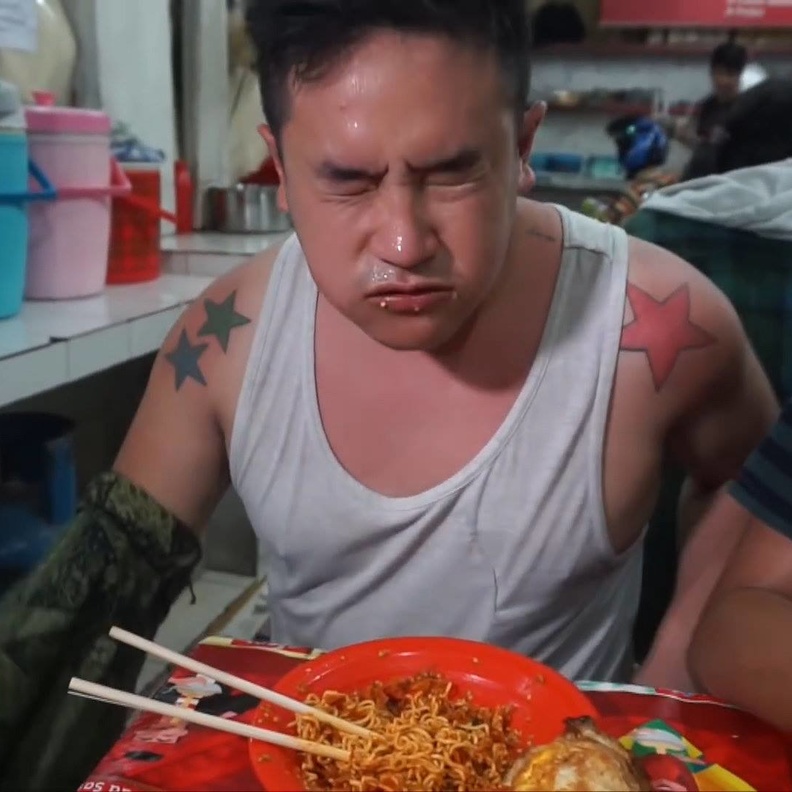 فقد طاه بريطاني قدرته على السمع لمدة دقيقتين