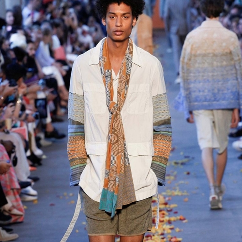 قميص من الدانتيل الاسود