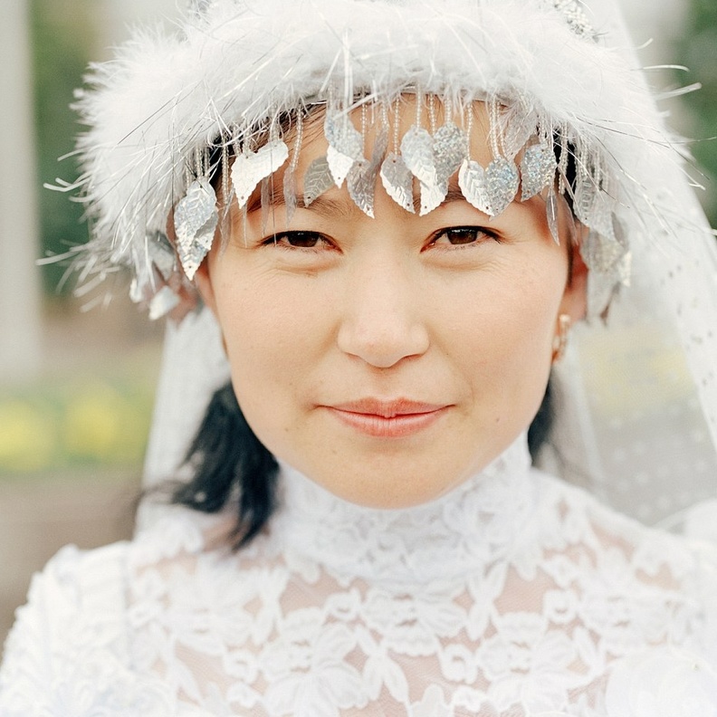 العروس النرويجية يمكنها أن ترتدي في حفلات الزفاف التقليدية الزي التقليدي للنساء النرويجيات والذي يطلق عليه اسم بوناد