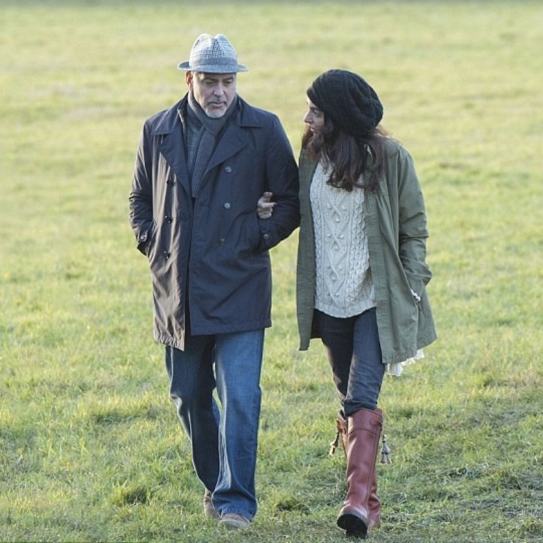 في نزهة رومانسية بإطلالة غير اعتيادية