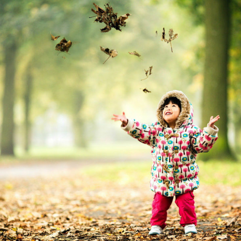 فيتامين ل- الامل بتجنب اطلاع الطفل على الاخبار السيئة وتنشئته باجواء ايجابية