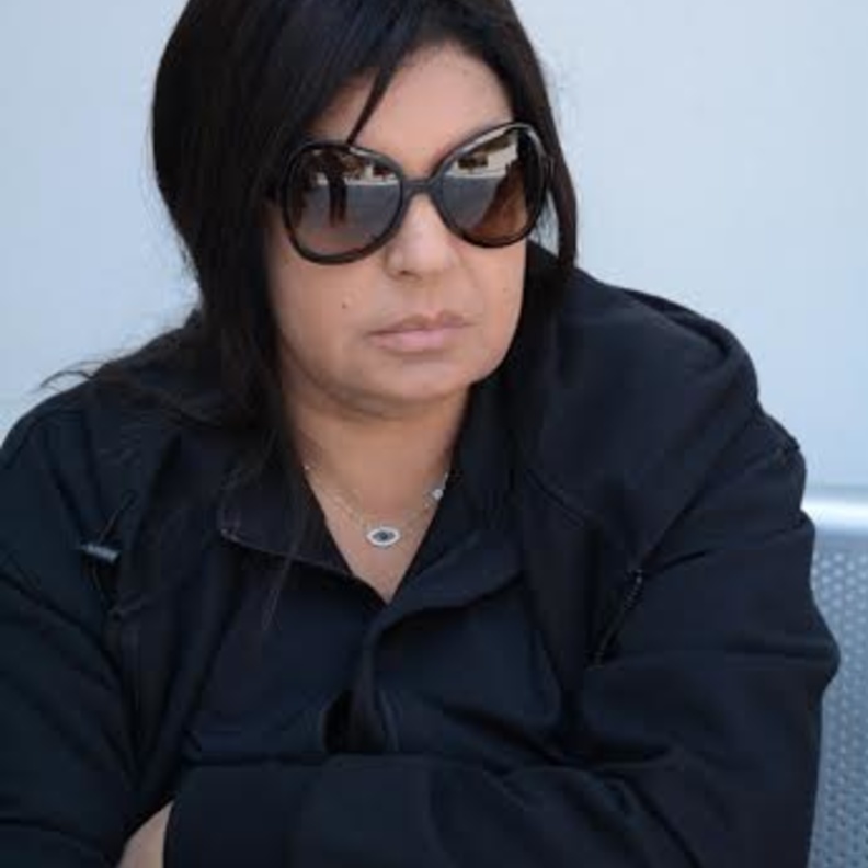 فيفي عبده حزينة