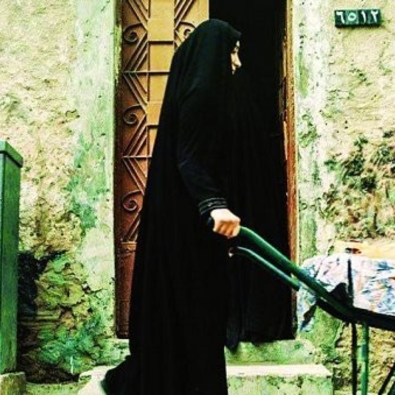 فيلم قاري يعني عربة اليد المخصصة لنقل البضائع