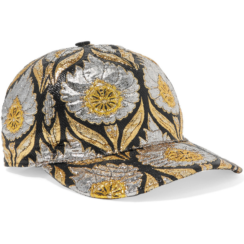 قبعة باللونين الفضي والذهبي من غوتشي