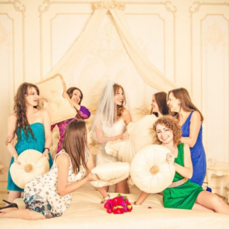 قضاء مايكفي من الوقت مع وصيفاتك