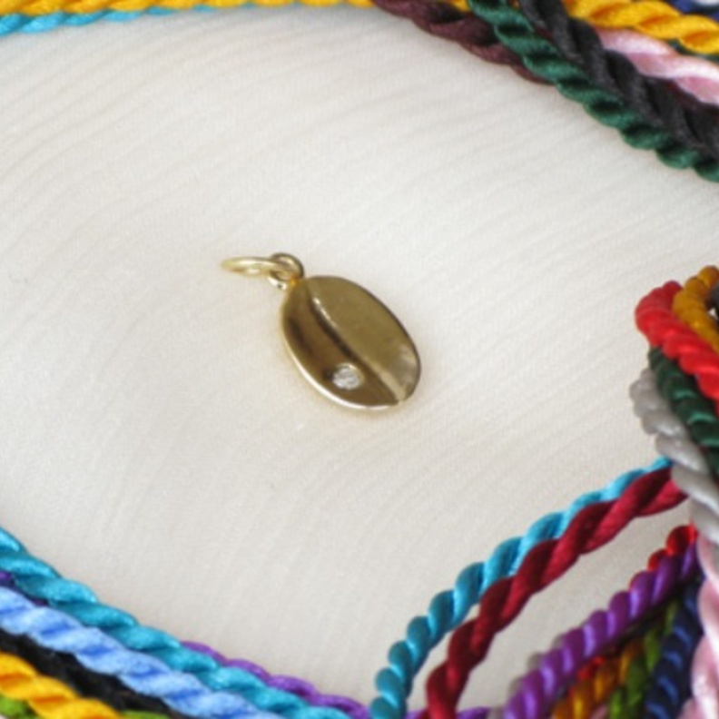 قطعة من مجموعة مزاج للمصممة هاجر الثنيان