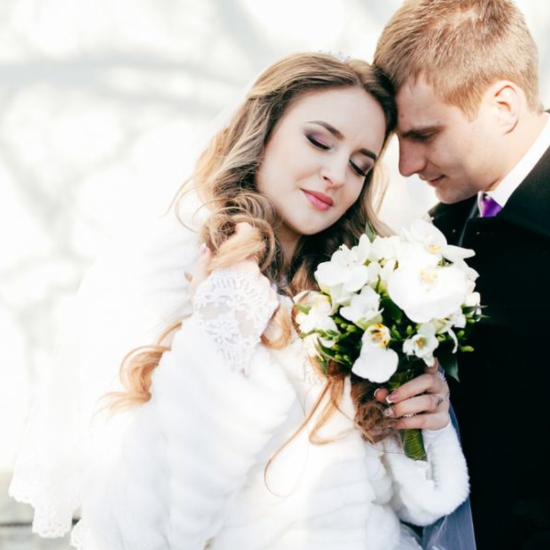 قلائل هنّ العرائس اللواتي يقمن حفل زفافهن في فصل الشتاء