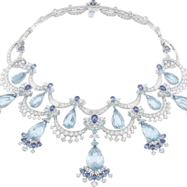 قلادة من فان كليف أند أربلز