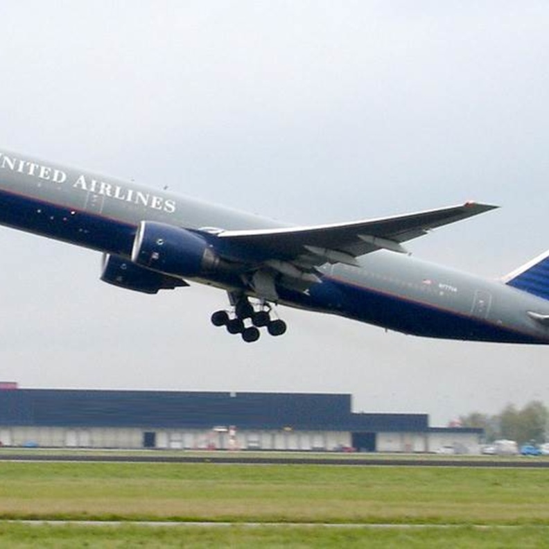  كابتن محترف يمنع كارثة ركاب طائرة مدنية