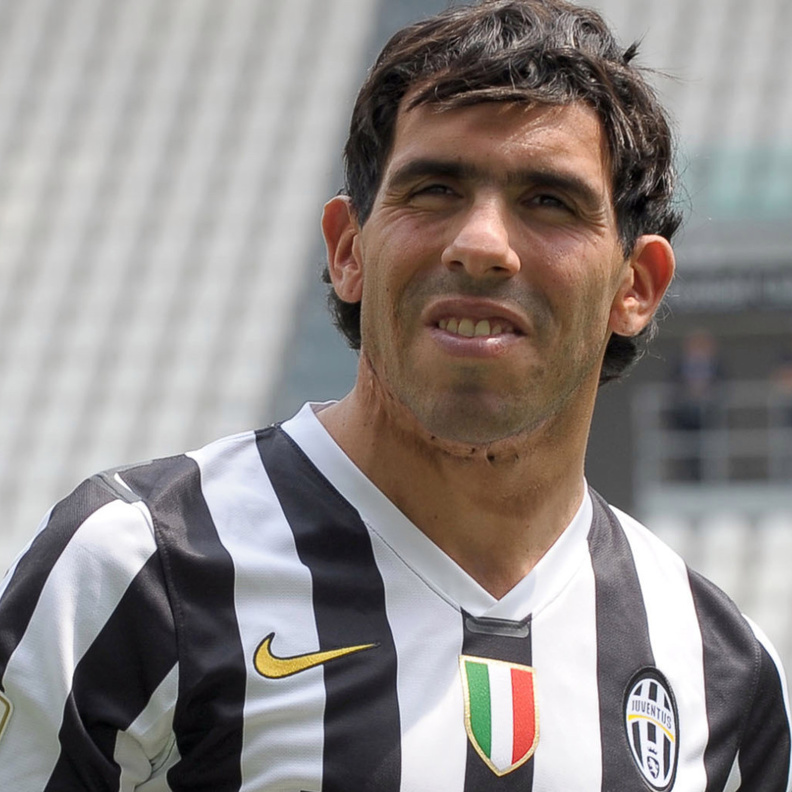 كارلوس تيفيز اللاعب الأغلى عالميا