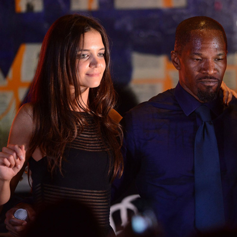 كايتي هولمز متنكرة في موعد سري مع جيمي فوكس