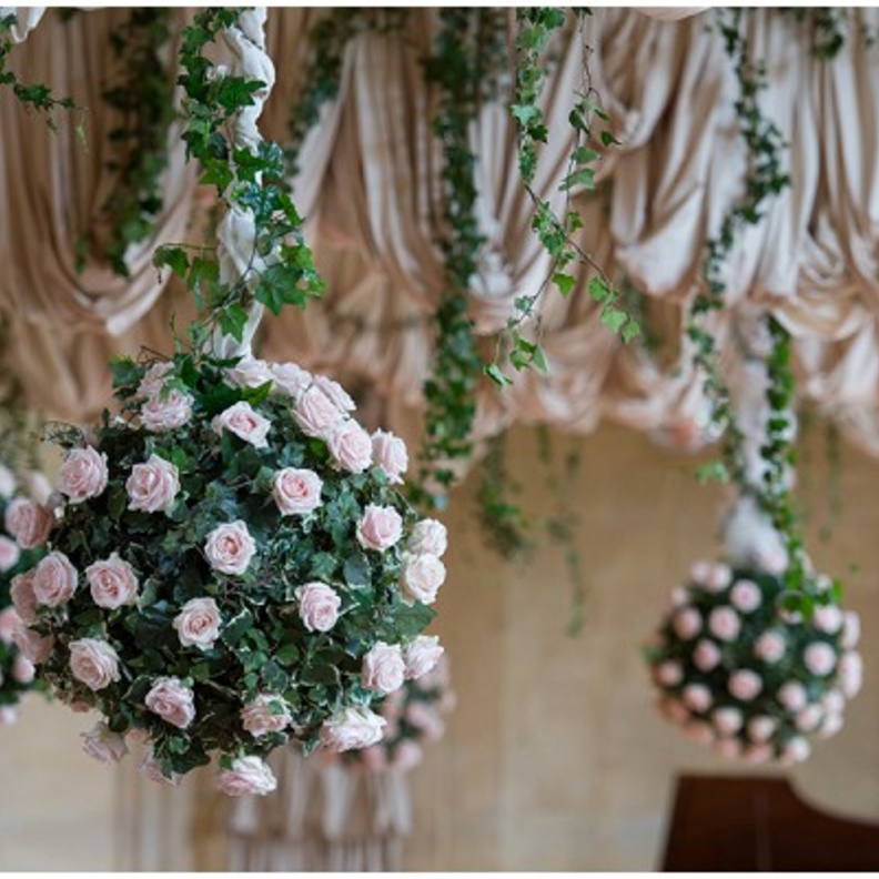 كرات الورد للسقف