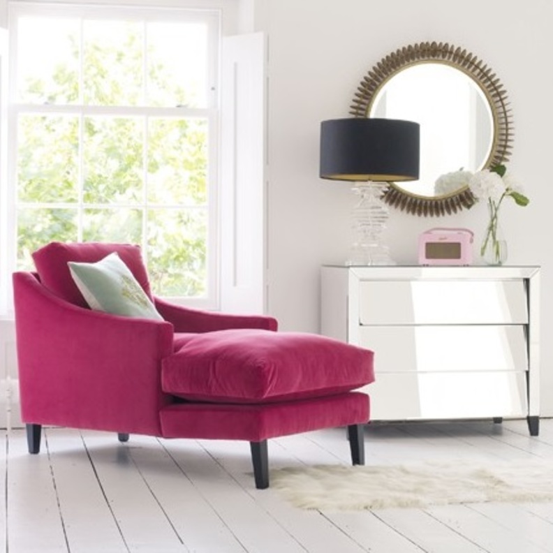  كرسي طويل من المخمل بلون التوت