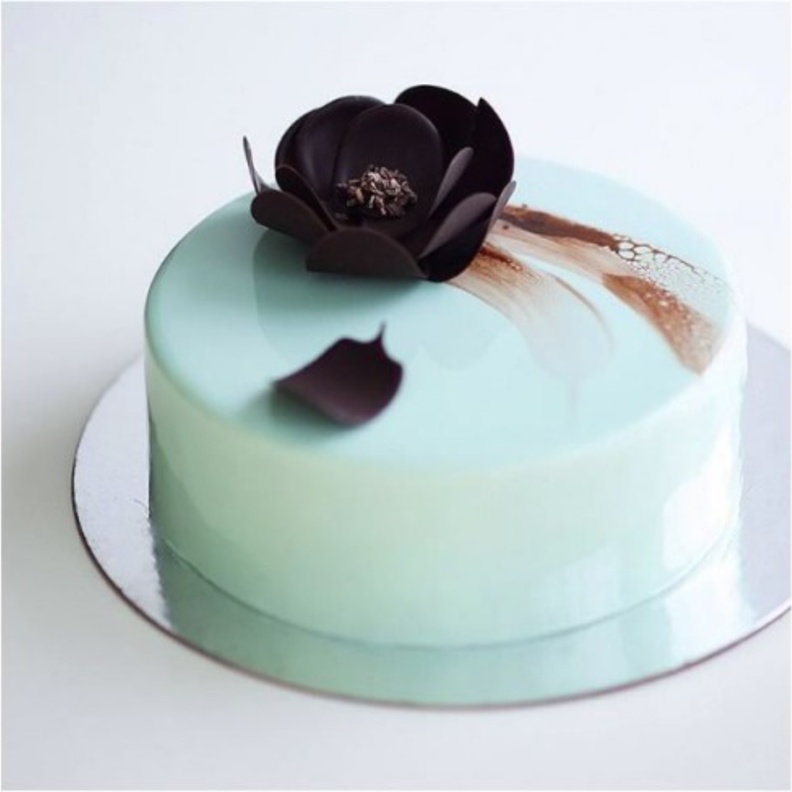 كعكة زفاف رائعة أخرى مستوحاة من المرايا