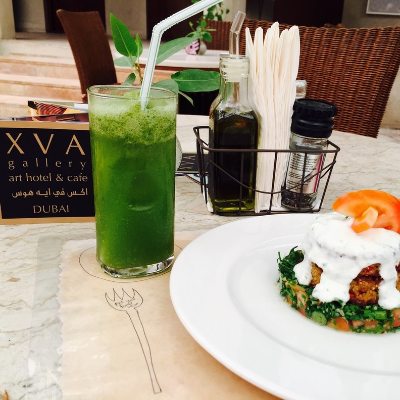 كفتة الكينوا والكوسة في مطعم  XVA Café