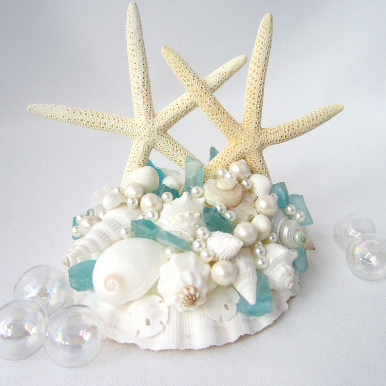 كعكة زفاف جميلة بلون البحر 