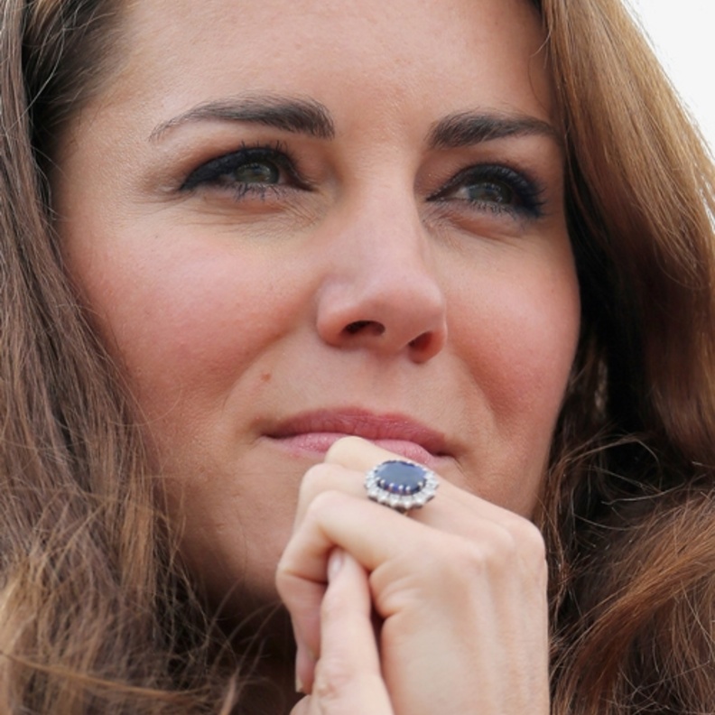 كيت ارتدت خاتم خطوبة ديانا