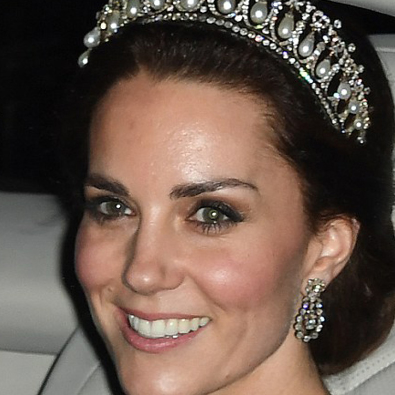 كيت ميدلتون ترتدي التاج المفضل للأميرة ديانا