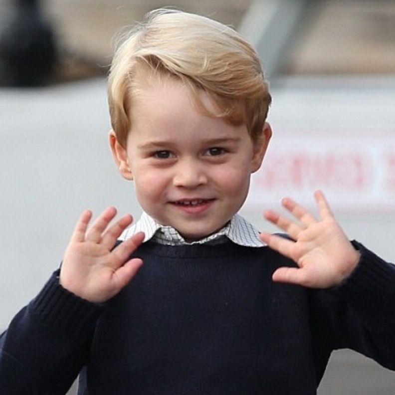 كيت ميدلتون تفضل الابتعاد بـ الأمير جورج عن صحفي الباباراتزي