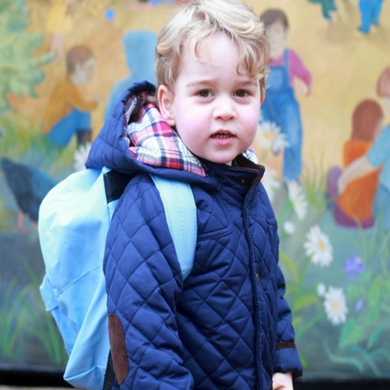 جورج ينادي الملكة بـ Gan-Gan