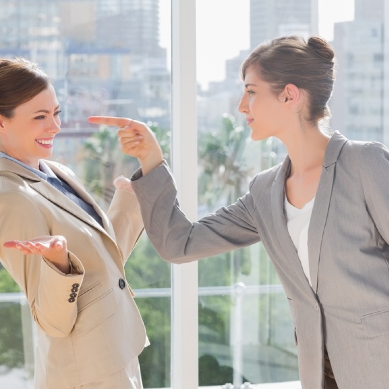 كيف تكونين لبقة في حديثك؟