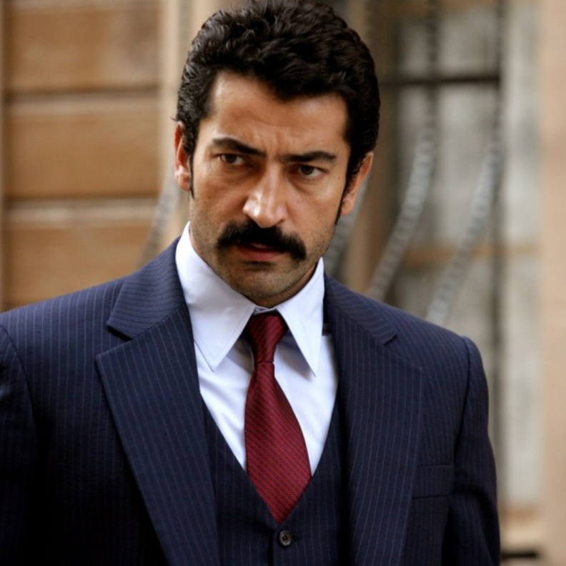 كينان اميرزالي أوغلو في مشهد من القبضاي