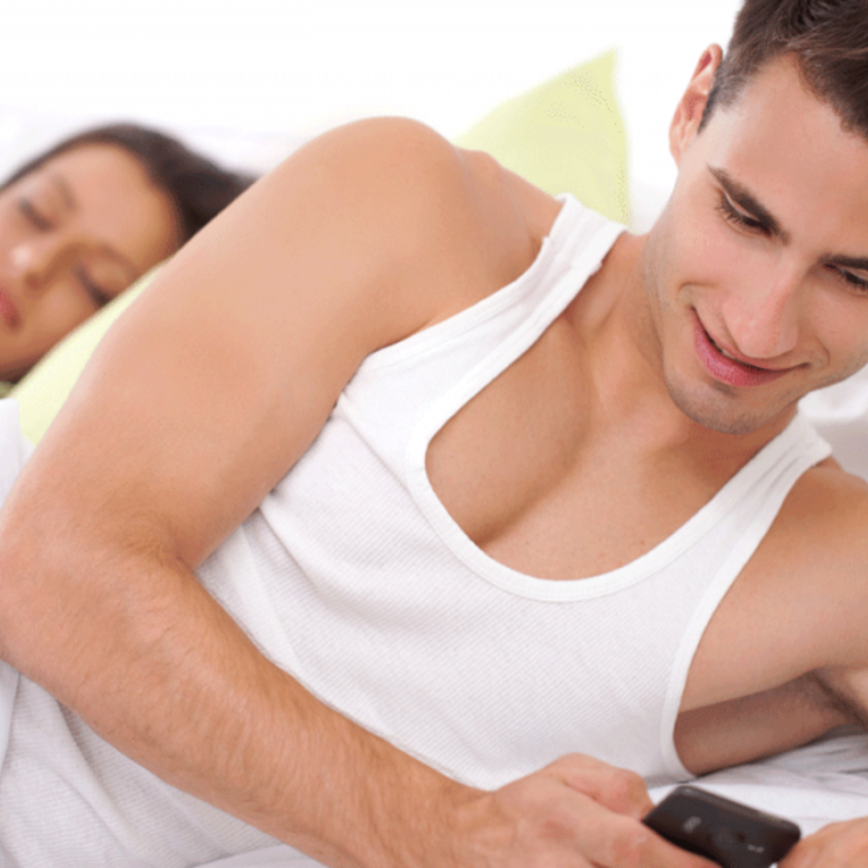 لا تقومان بأي عمل بالسر