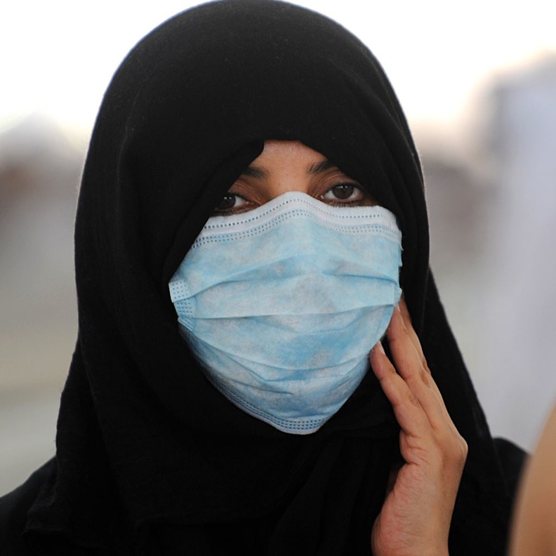 لبس الكمامه في امكان الازدحام مهم للوقايه من كورونا