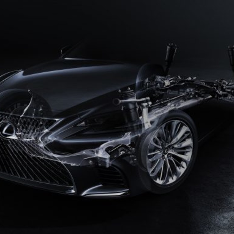 لكزك ستعرض أفخر سياراتها قريبا