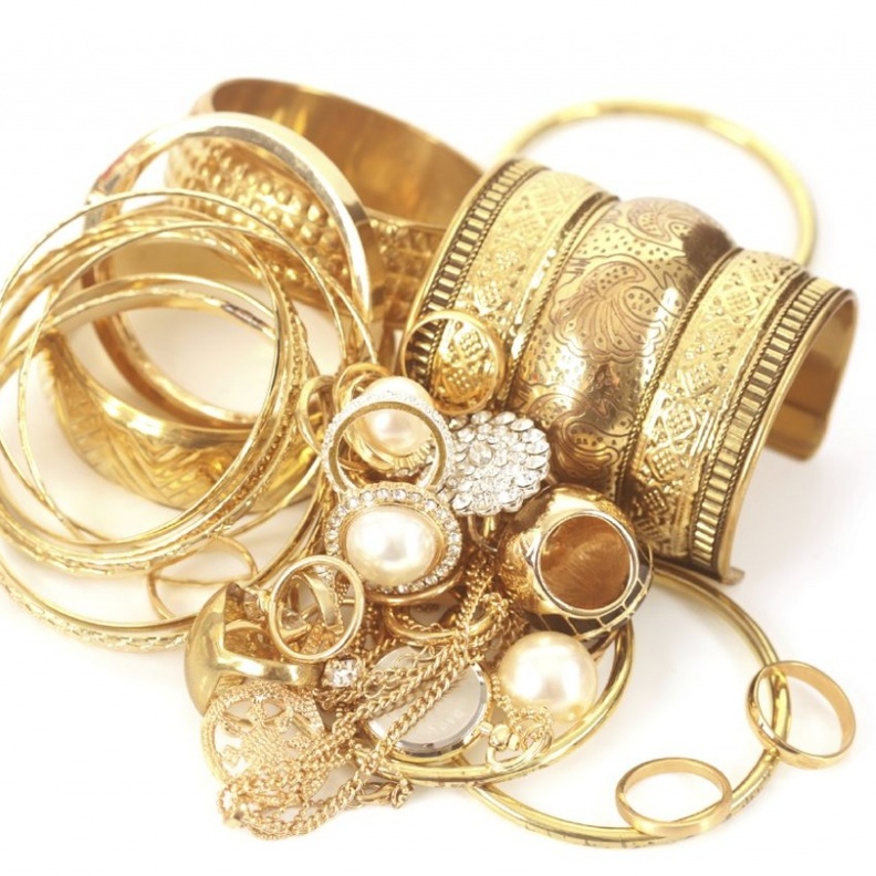 لنظافة مجوهراتك ولمعانها استخدمي الصابون 