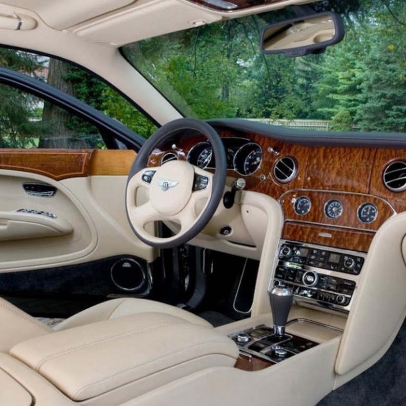 لوحة القيادة.