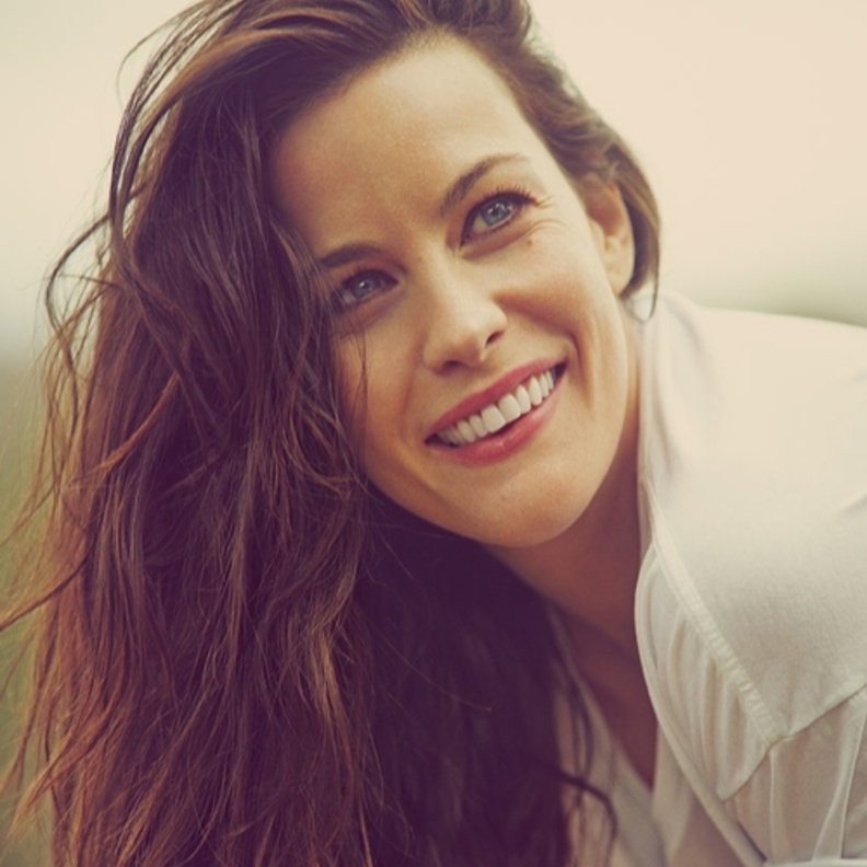 ليف تايلور مصممة أزياء