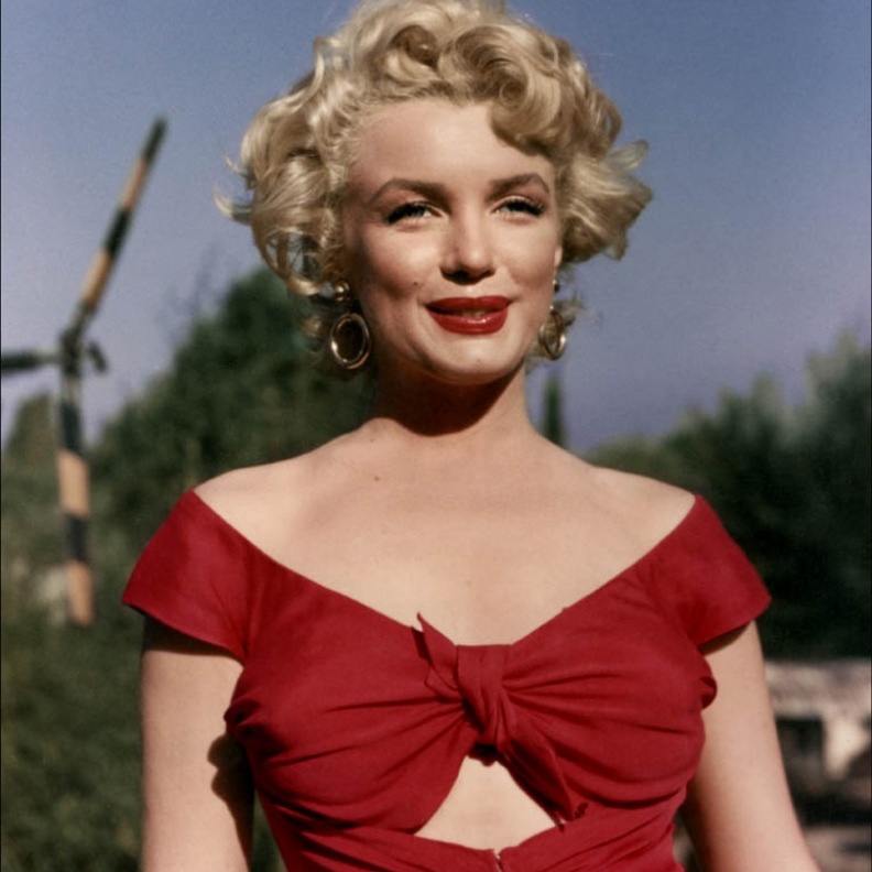 دليل جديد على خضوع مارلين مونرو لعمليات تجميل