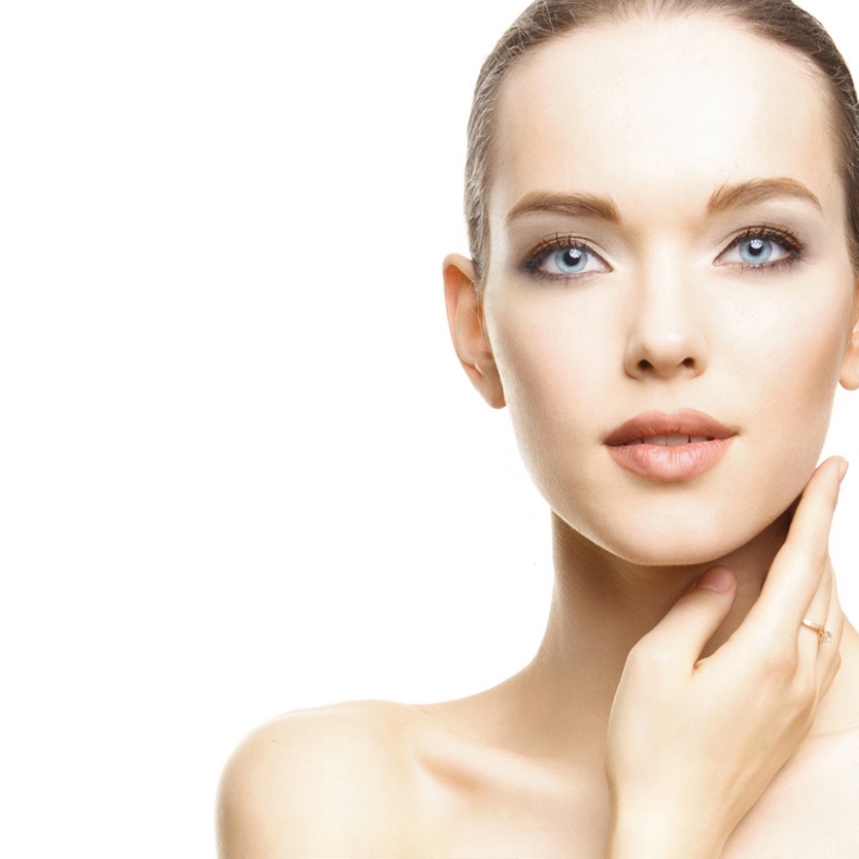 ماكياج أول الأسبوع هادئ وراقٍ