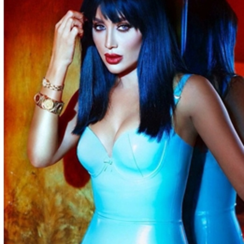 مايا ياب تحتفل مع جمهور دبي