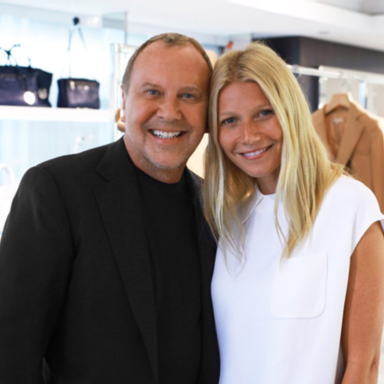 مايكل كوروس مع غونيث بالترو