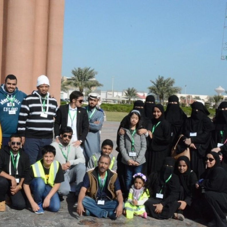 مبادرة من سيدات الخبر لتكريم عمال النظافة بالواجهة البحرية