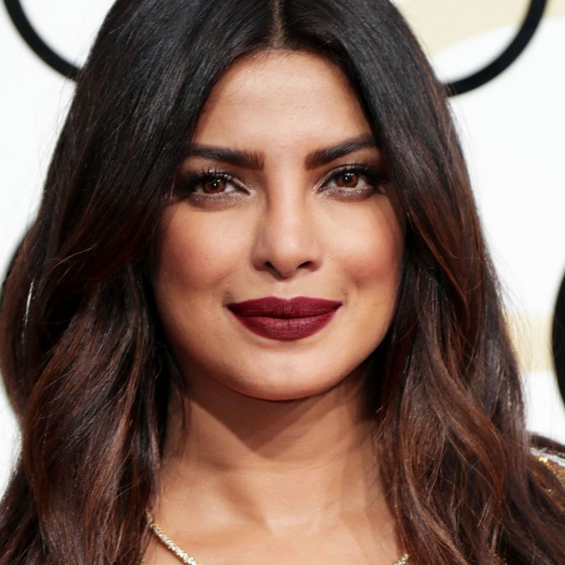 متحدث باسم بريانكا تشوبرا يؤكد نبأ إصابتها