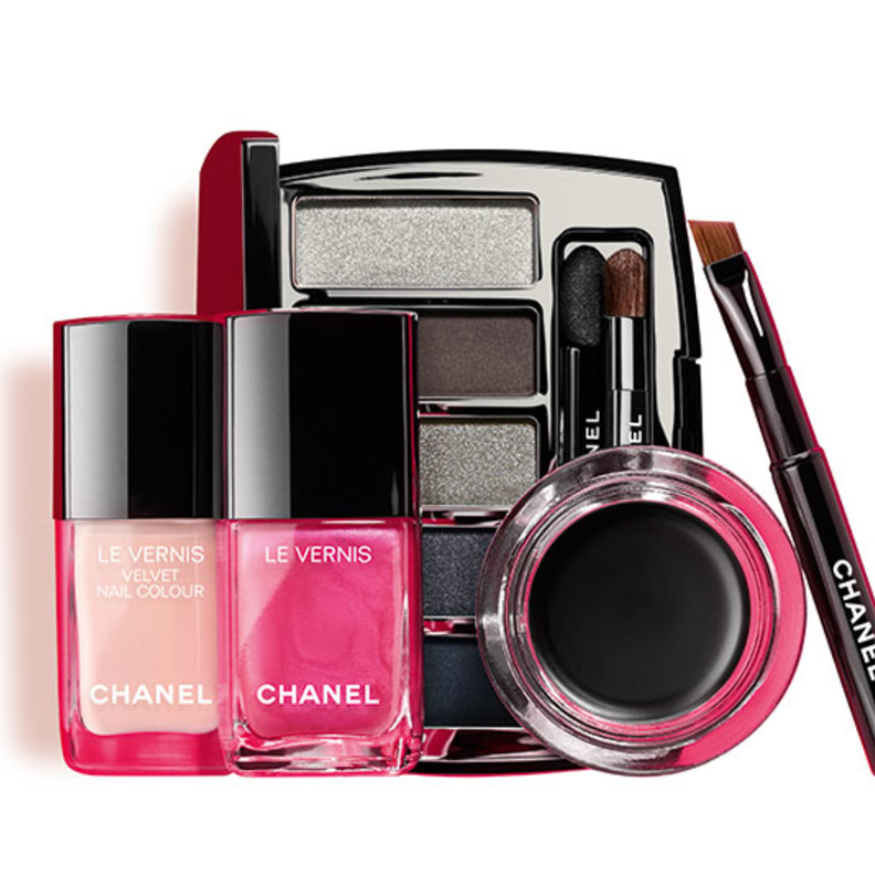 مجموعة Synthetic De Chanel لوحة متناقضة من التركيبات والألوان والانعكاسات