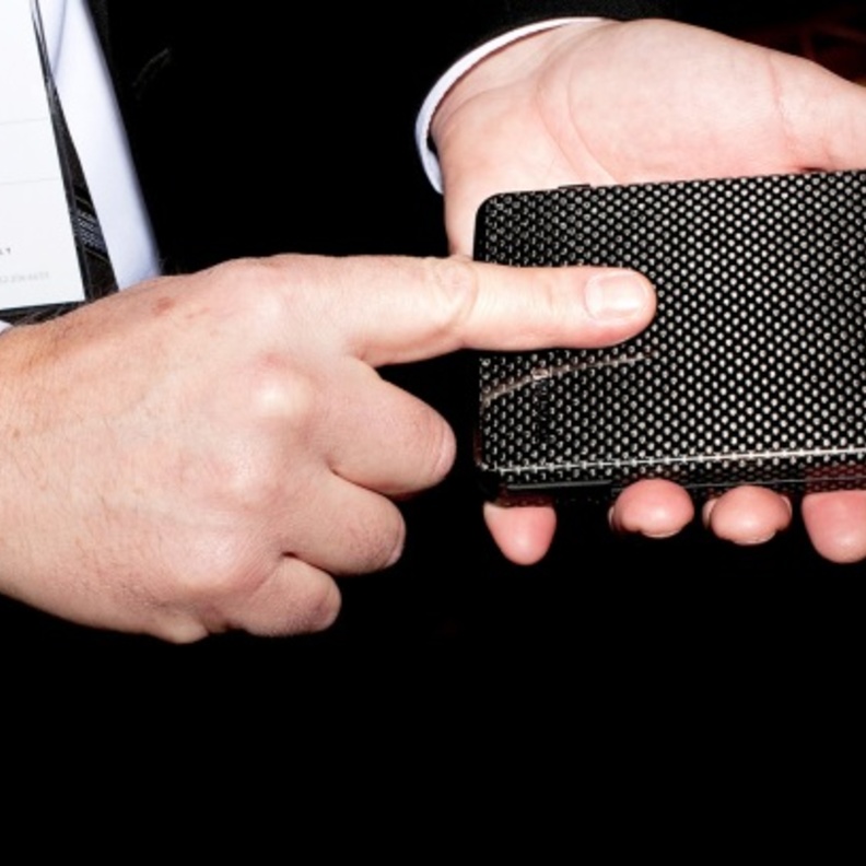 محفظة iWallet الذكية