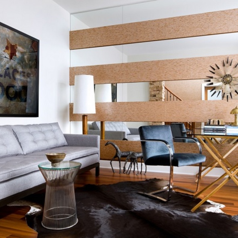  مرايا بخطوط عريضة على الجدار