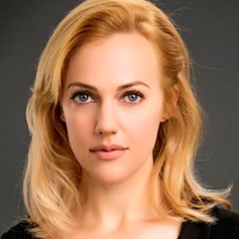 ألينا بوز تحلم بدراسة علم النفس 