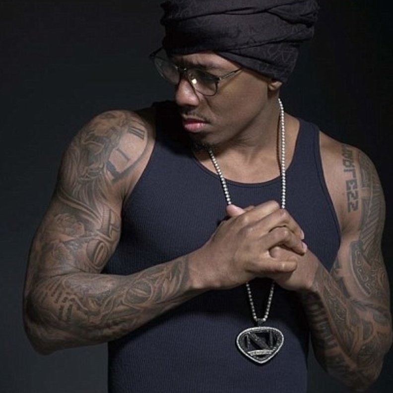 نيك كانون يوافق على توقيع أوراق طلاقه من ماريا كاري